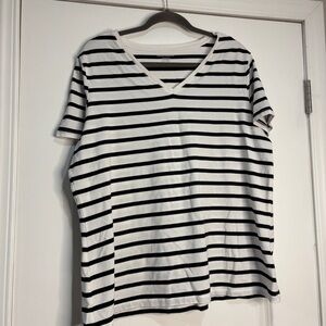 Amazon Essentials White/Black Striped V Neck Tee Size XXL